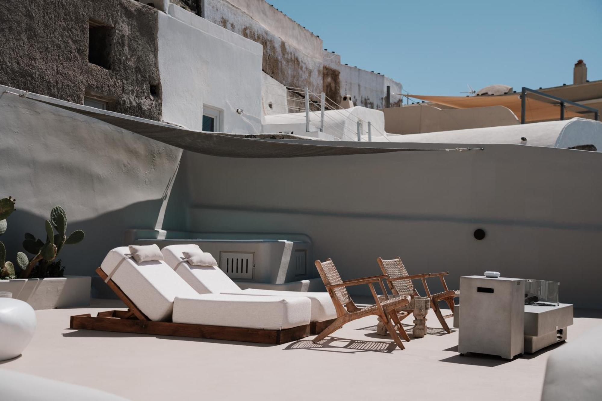 Luna Santorini Suites Pýrgos Exterior foto