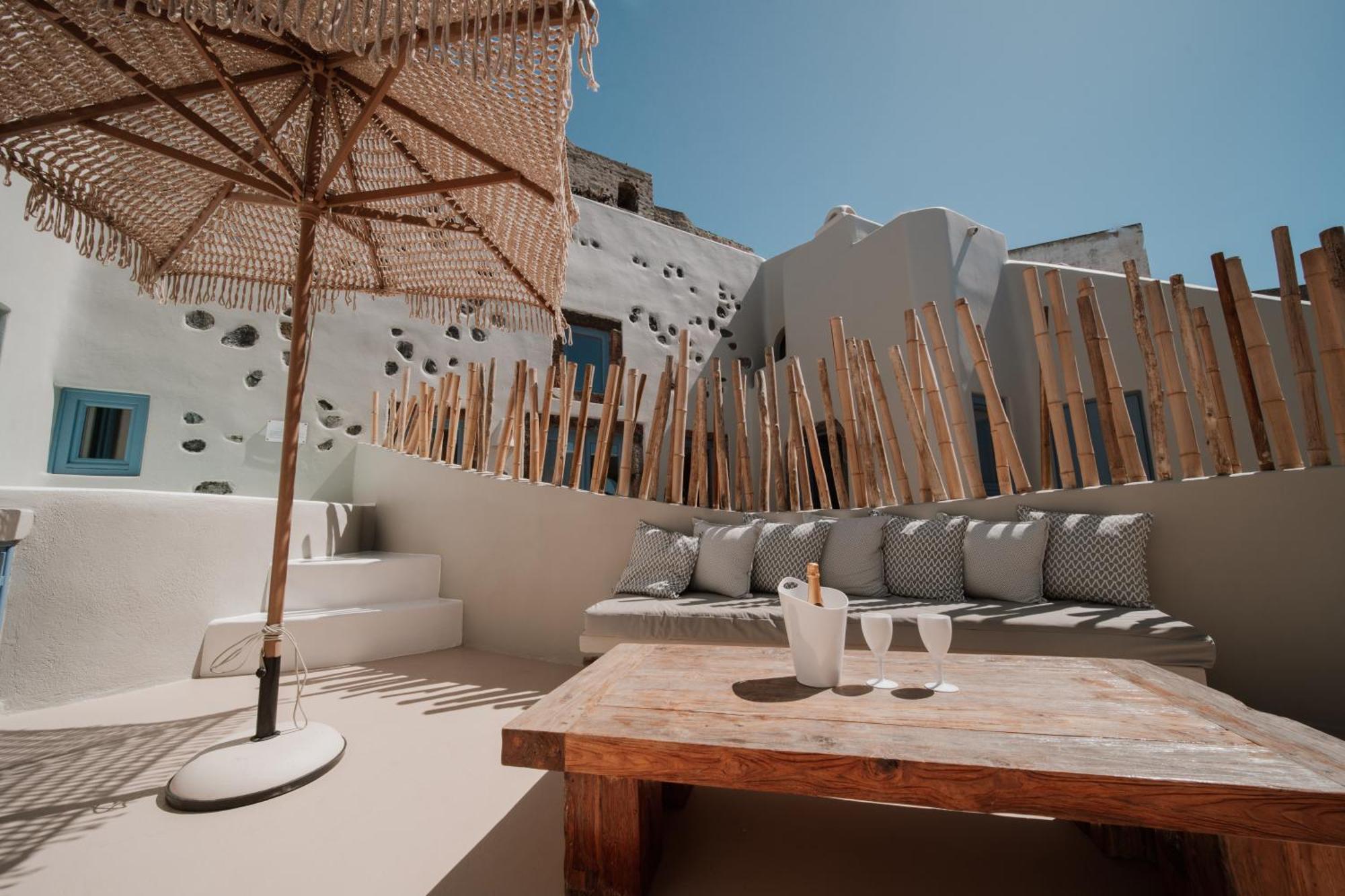 Luna Santorini Suites Pýrgos Exterior foto