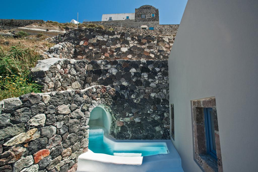 Luna Santorini Suites Pýrgos Exterior foto